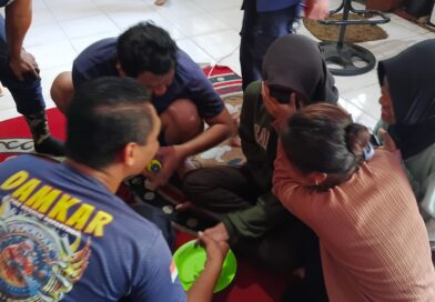 Respon Cepat, Damkar Seruyan Bantu Lepas Cincin Tersangkut di Jari Seorang Wanita