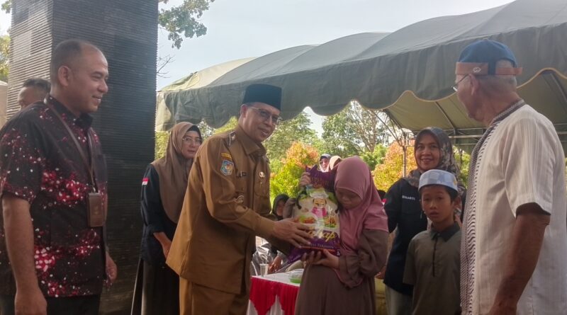 Peduli Lansia dan Disabilitas, Pemkab Seruyan Serahkan Bantuan Sentra Terpadu Profesor Doktor Soeharso Surakarta