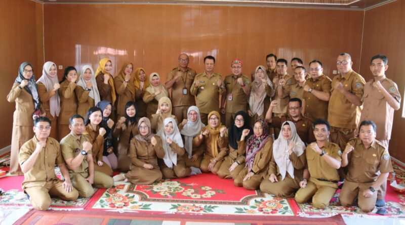 Bupati : Rapat Kinerja Untuk Matangkan Perencanaan dan Program di Diskoperindag Seruyan Bupati : Rapat Kinerja Untuk Matangkan Perencanaan dan Program di Diskoperindag Seruyan