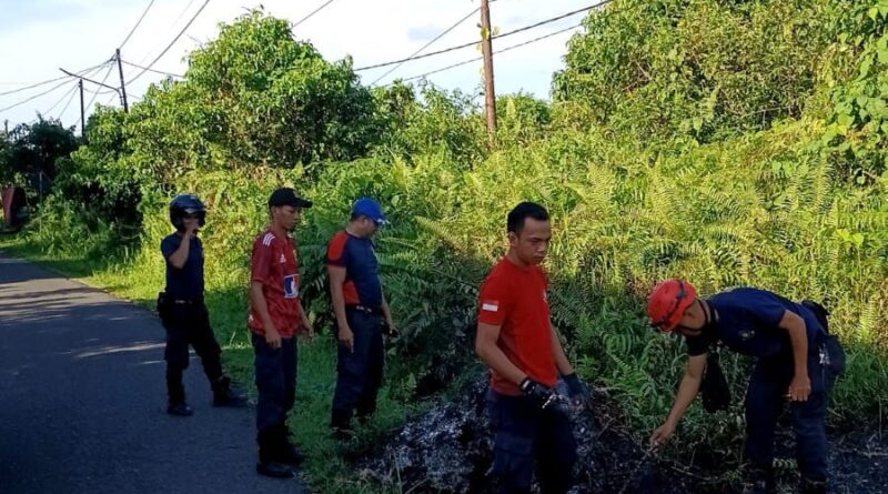 Damkar Seruyan Atasi Karhutla di Permukiman Kuala Pembuang II Damkar Seruyan Atasi Karhutla di Permukiman Kuala Pembuang II