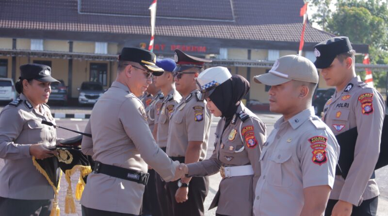 Kapolres Seruyan Pimpin Apel Korps Raport Kenaikan 28 Personel Polres Seruyan