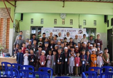 Plh Sekda Buka Bakti Amal Khitan Periode IX Masjid Al- Hidayah