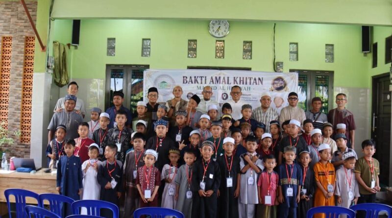 Plh Sekda Buka Bakti Amal Khitan Periode IX Masjid Al- Hidayah