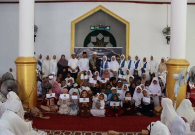 Maknai Peringatan Muharam Wakil Bupati Beri Santunan Kepada Anak Yatim