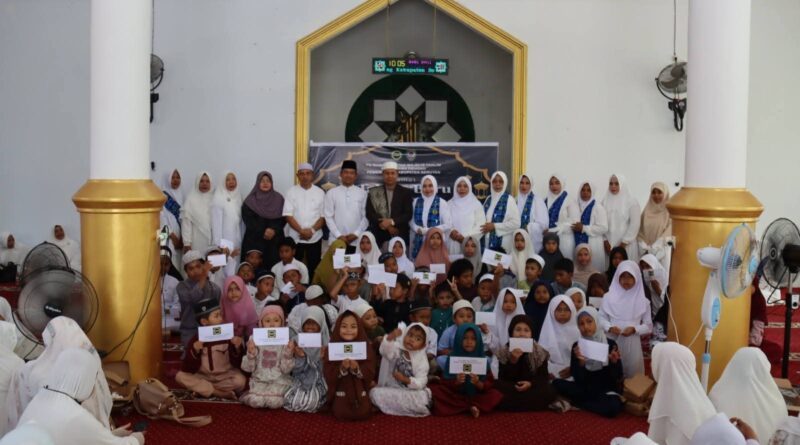 Maknai Peringatan Muharam Wakil Bupati Beri Santunan Kepada Anak Yatim