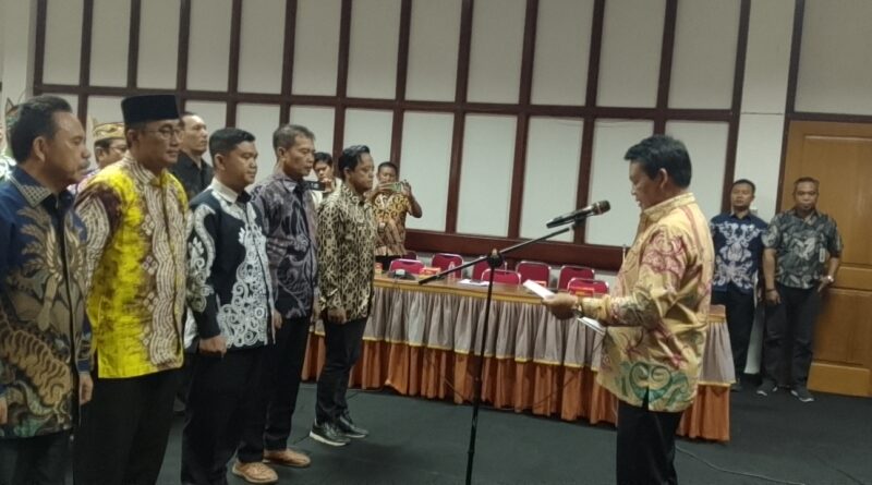 Bupati Seruyan Kukuhkan 27 Anggota Pengurus FPK Tahun 2026-2028 Bupati Seruyan Kukuhkan 27 Anggota Pengurus FPK Tahun 2026-2028