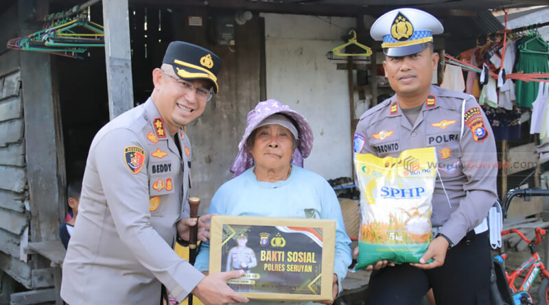 Semarakkan HUT RI dan HKGB, Polres Seruyan Bagikan Bantuan Sosial Kepada Warga Kartika Bakti