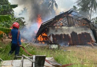 Kebakaran di Pemukiman Hanguskan Sebuah Rumah di Jalan Pattimura, Kuala Pembuang Kebakaran di Pemukiman Hanguskan Sebuah Rumah di Jalan Pattimura, Kuala Pembuang