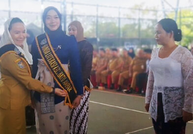 Welduline Ahmad Selanorwanda Kukuhkan 9 Bunda Literasi Kecamatan Se-kabupaten Seruyan Welduline Ahmad Selanorwanda Kukuhkan 9 Bunda Literasi Kecamatan Se-kabupaten Seruyan